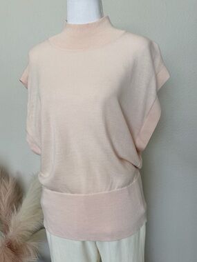 Banana Republic- Light Blush Knit Pullover Top